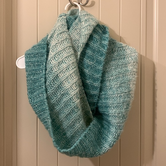 Maurice’s Aqua Knitted Scarf/Shawl - Picture 1 of 3